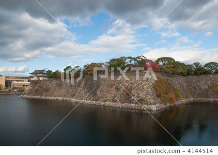 Osaka Castle West Outer Bora and a Water Drier Osaka Castle West Outer Bora and a Water Drier 4144514