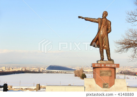 克拉克博士在冬天 4148880