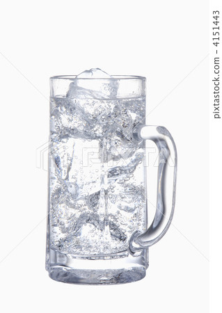 Soda split of distilled spirit 4151443