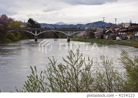 Mogami river of spring 4154123