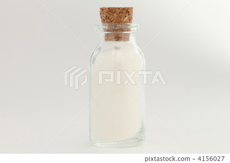 一小瓶含有白色粉末 一小瓶含有白色粉末 4156027