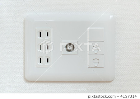 Newly built living room wall multimedia outlet 4157314