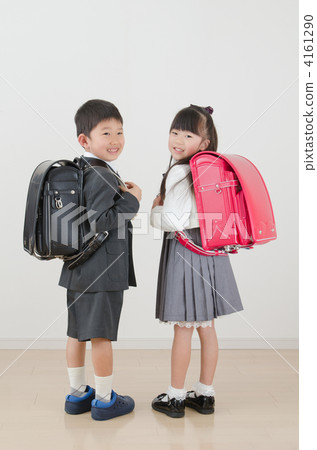 新生男孩和女孩 4161290