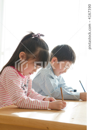 Elementary school student to study 4167390