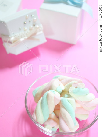 棉花糖和禮品盒 棉花糖和禮品盒 4172507
