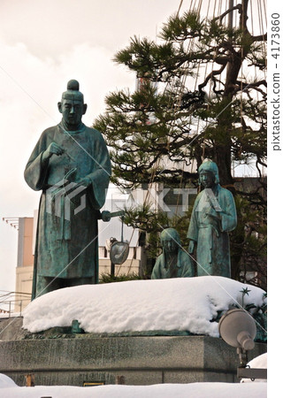 Bronze statue of "Otomo-oki" (JR Takaoka Station · Kitaguchi Station square / Toyama prefecture Takaoka-shi Shimonoseki) Bronze statue of "Otomo-oki" (JR Takaoka Station · Kitaguchi Station square / Toyama prefecture Takaoka-shi Shimonoseki) 4173860