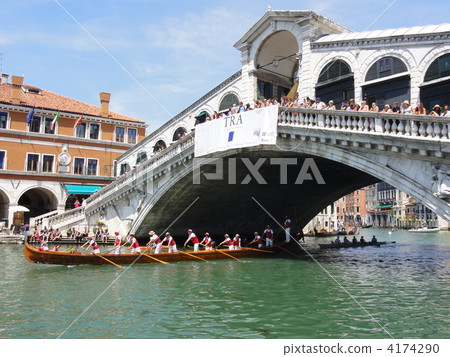 Rialto Bridge 4174290