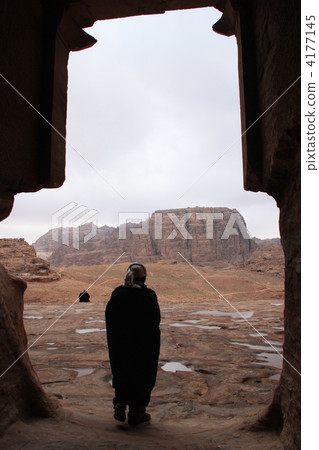 通往佩特拉埃迪爾的路 4177145