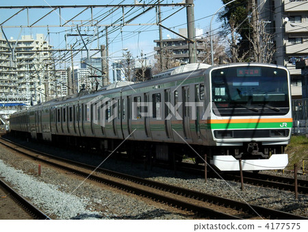 東海道線普通E231系列保土谷站 4177575