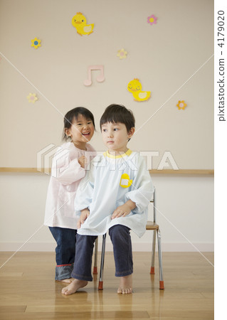 Children talking about secrets 4179020