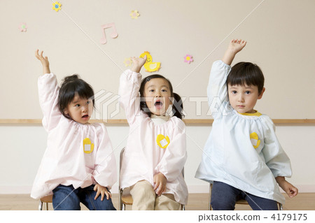 孩子們手牽著手 孩子們手牽著手 4179175