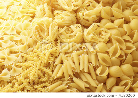 Lots of pasta 4180200