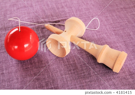 Kendama (red) 4181415