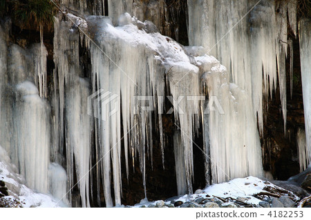 Misotsuchi icicle 4182253