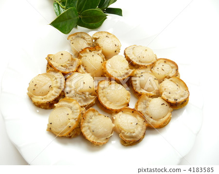 Scalloped dish 4183585