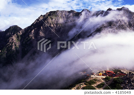 Cloud-farming agricultural bird mountain (Southern Alps) Cloud-farming agricultural bird mountain (Southern Alps) 4185049