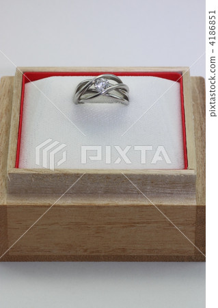 Engagement ring 4186851