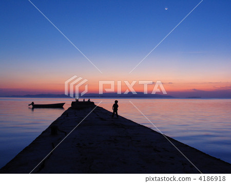 沖繩縣石垣島西墩的黃昏 4186918