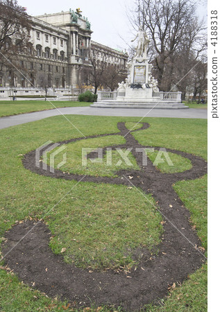 Vienna Mozart statue 4188318