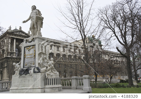 Vienna Mozart statue 4188320