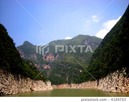 At Changjiang 4189783