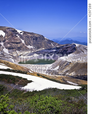 Zao kettle of the remaining snow Zao kettle of the remaining snow 4197169