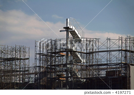 Construction site scaffolding -1 4197271