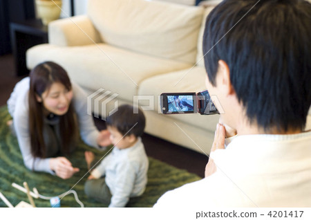 Dad taking a digital camera 4201417