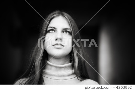 real young woman 4203992