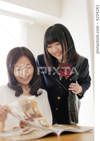 高中生 父母和小孩 親子 4204261