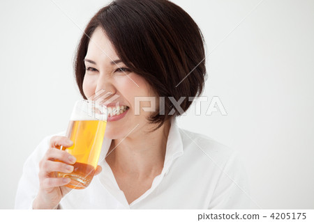 啤酒 淡啤酒 女生 4205175