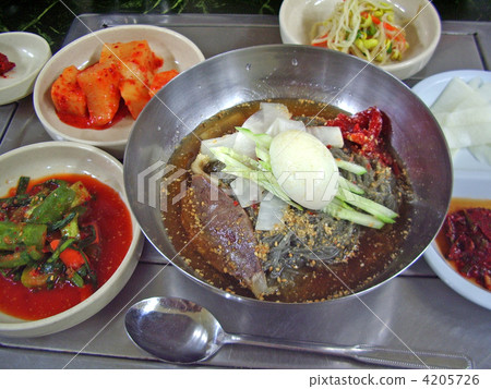 Korean food cold noodleun 4205726