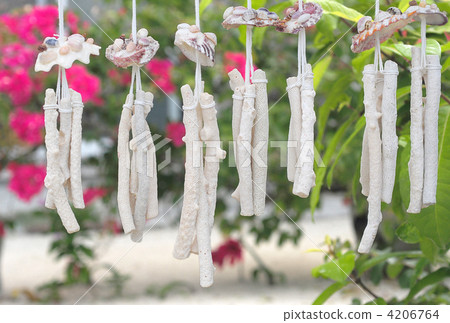 Coral and shell wind bell 4206764