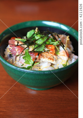 海鮮魚蘑菇 4211926