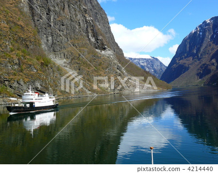 峽灣和一條船 4214440