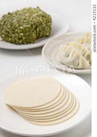 手工製作的餃子 4215132