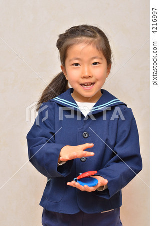 在幼兒園練習響板 4216997