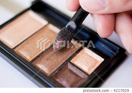 toilet article, eye shadow, tip 4217029