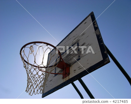 藍天和籃球目標 4217485