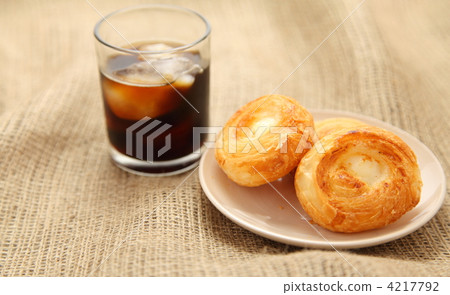 麵包和冰咖啡和韌皮纖維 4217792