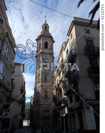 Spanish cities (old city of Valencia) 4218353