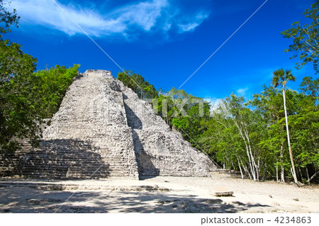 Mayan Nohoch Mul pyramid in Coba, Mexico Mayan Nohoch Mul pyramid in Coba, Mexico 4234863