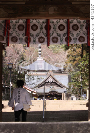 Shikoku Buddha 88th Buddhist office (application place) "Okuboji" See the main hall from the mountain gate Shikoku Buddha 88th Buddhist office (application place) "Okuboji" See the main hall from the mountain gate 4241197