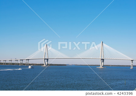 Arthur Ravenel Bridge in Charleston, USA 4243396