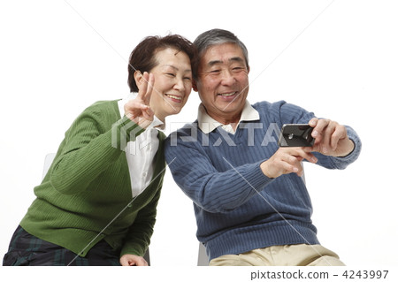 4243997