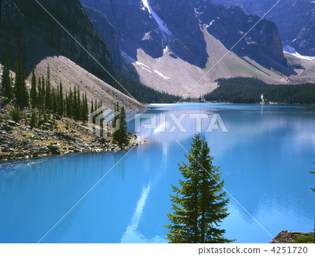 Moraine Lake 4251720