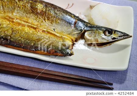 鹽烤秋刀魚 4252484