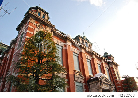 紅磚建築的“富山銀行總公司”（富山縣高岡市守山町） 4252763