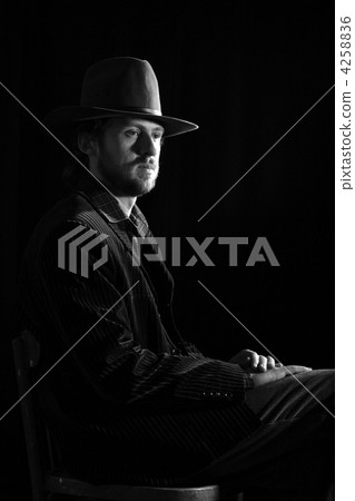 Man in grey hat 4258836