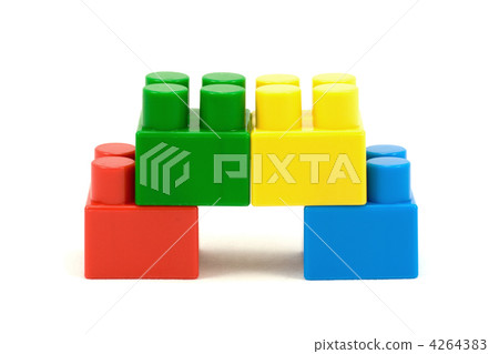 four colorful plastic toy bricks four colorful plastic toy bricks 4264383